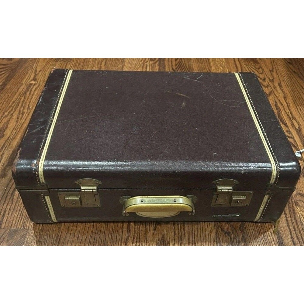 White Star vintage suitcase in Brown w wooden handle Push Flip locks Very Rare